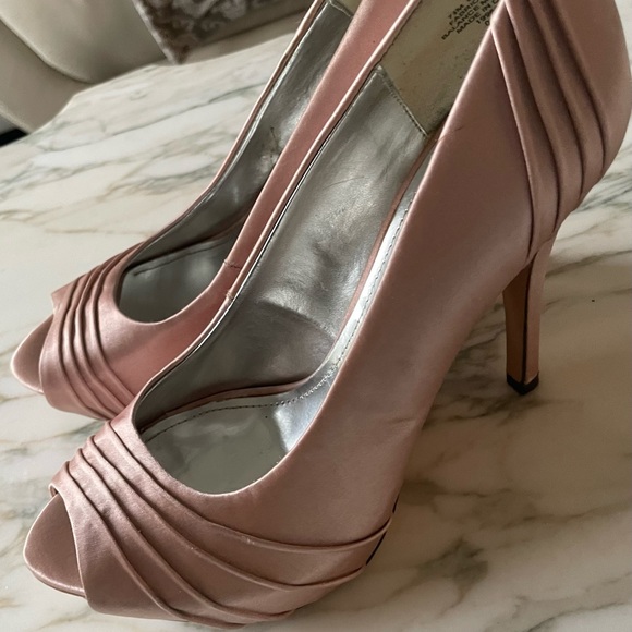 Jacqueline Ferrar Blush Pink Dusty Rose Satin Fabric Heels Formal Peep Shoes 7 - Picture 3 of 6
